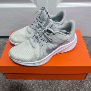 Women’s Nike sneakers